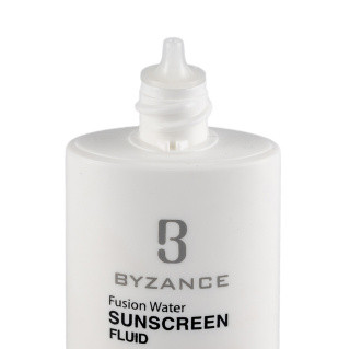 فلوئید ضد آفتاب بیزانس مدل فیوژن واتر حاوی ضد چروک با SPF50 حجم 50 میلی لیتر